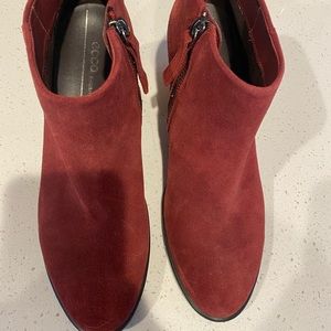 Womens 7.5 Ecco red boots